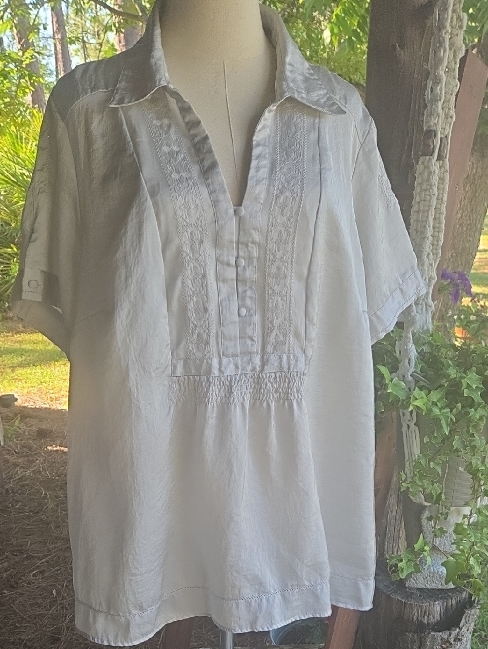 Secret Garden Muted Silver Or Gray Short Sleeve Satin Tunic Size 22